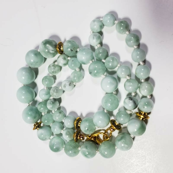 Green Moonstone Graduated 17" Necklace - Picture 3 of 8